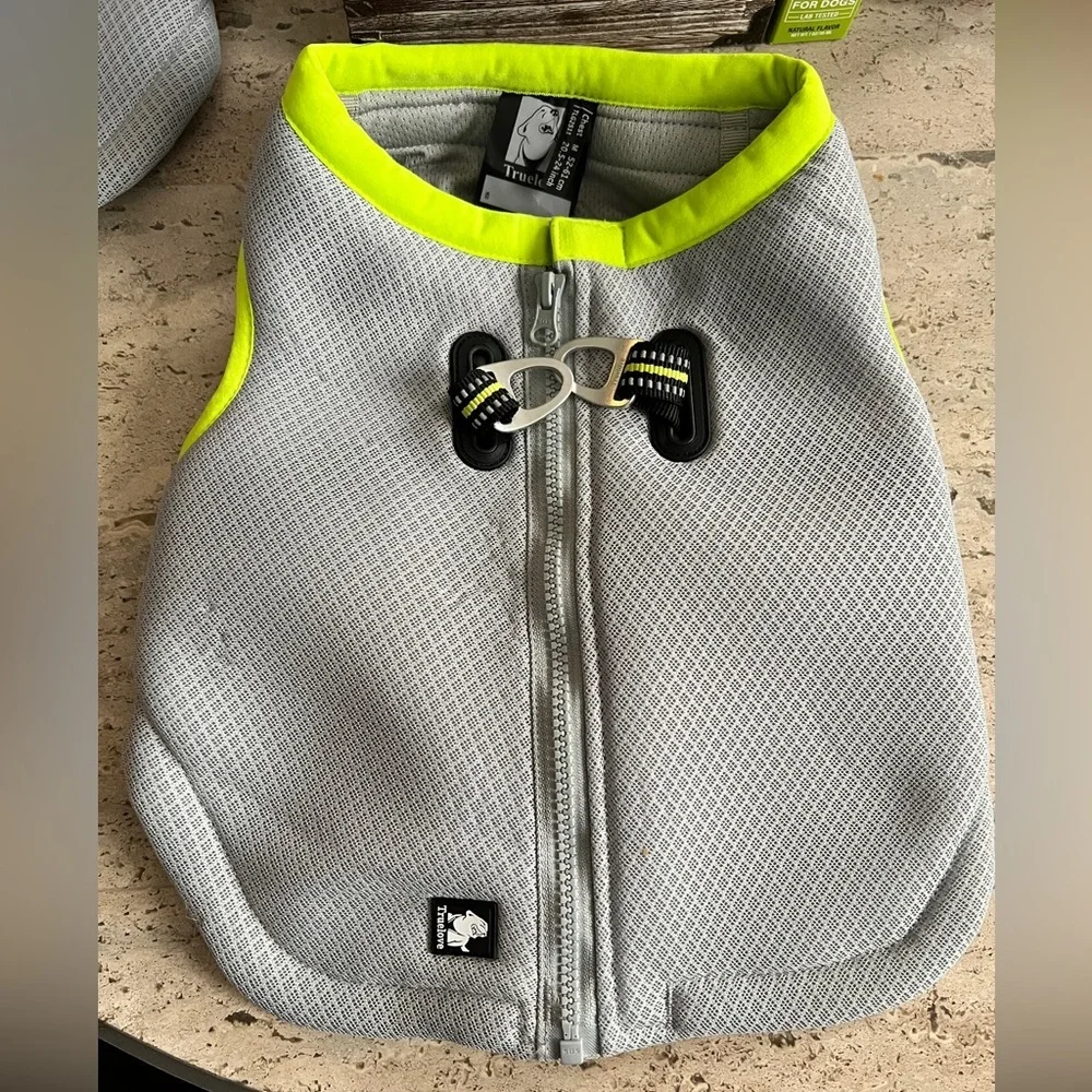 True Love Cooling Vest for Dogs, size M, NWOT
